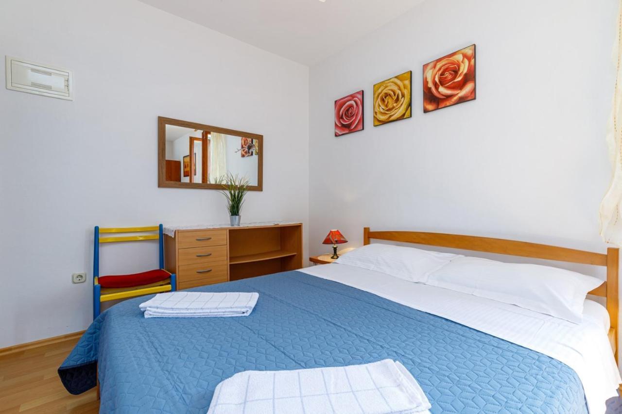 Apartments Pernar Porec Exterior photo