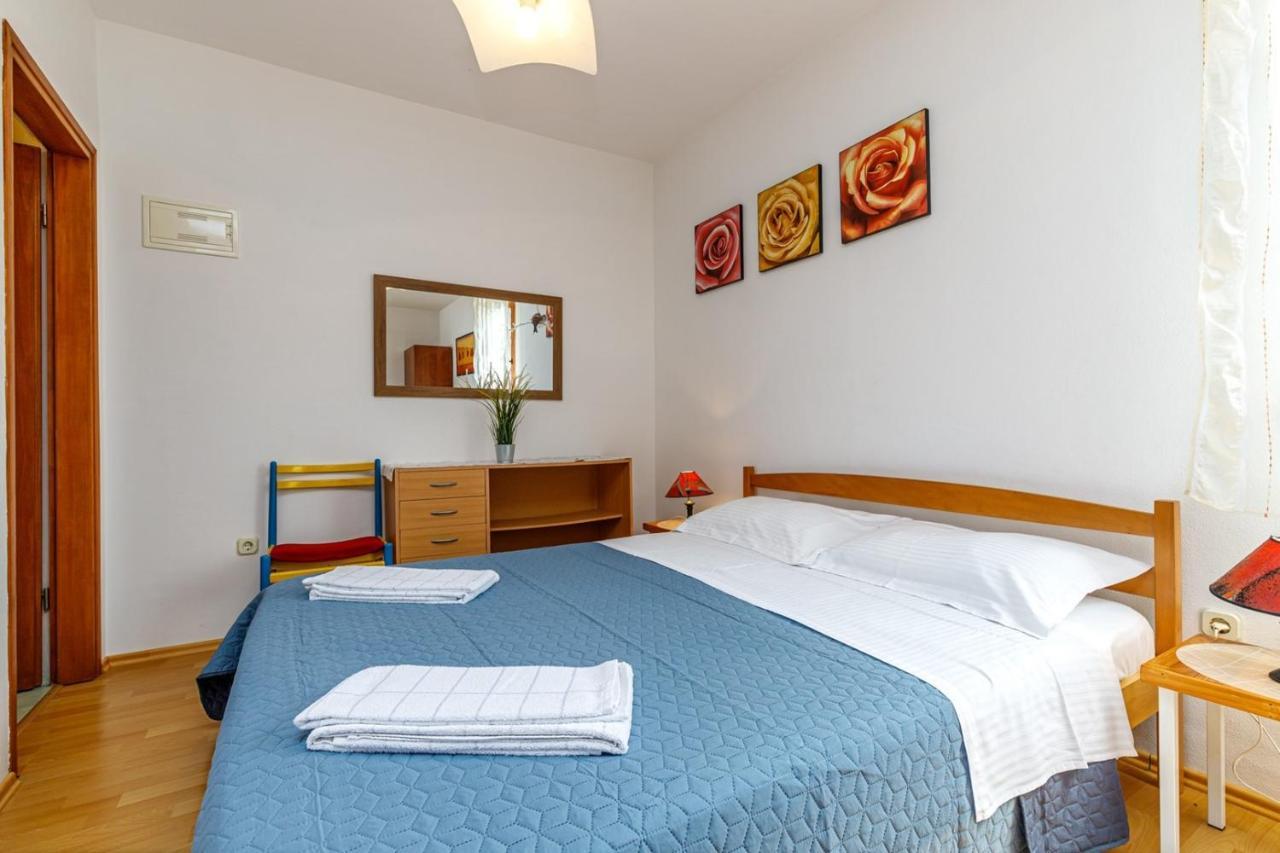 Apartments Pernar Porec Exterior photo