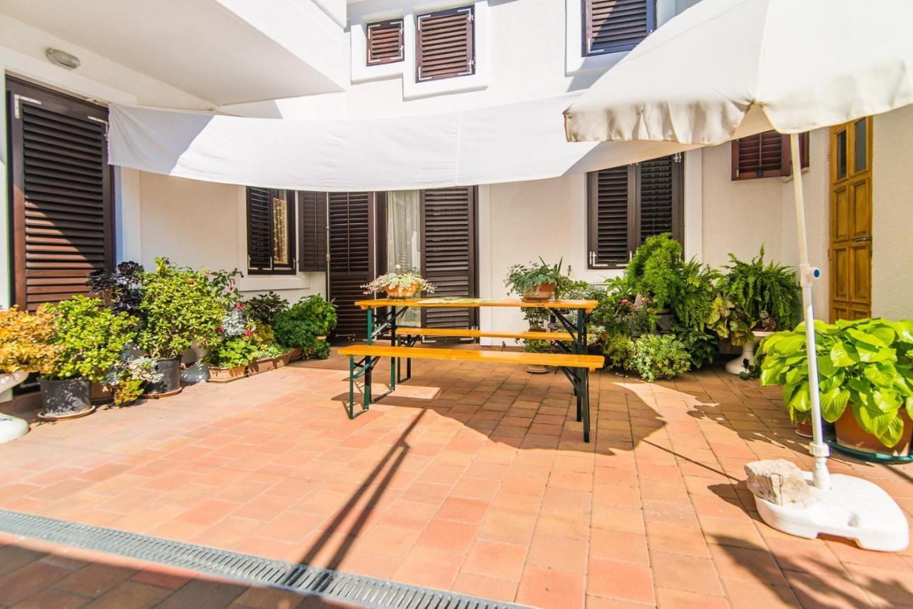 Apartments Pernar Porec Exterior photo