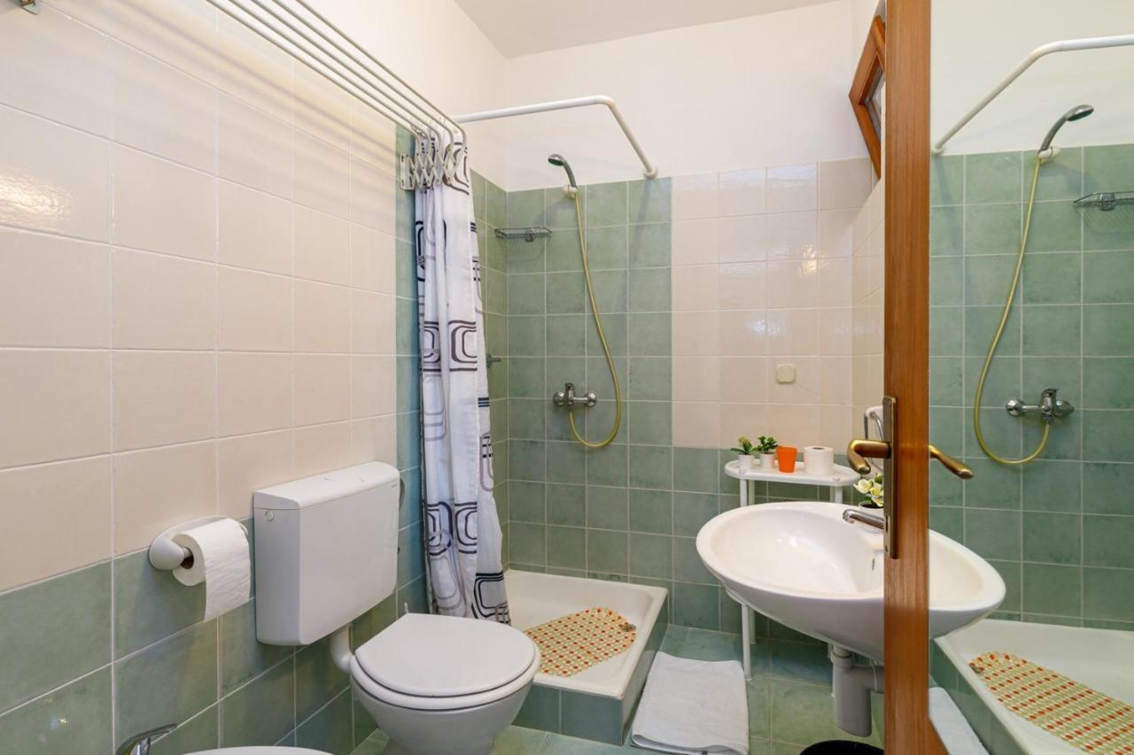 Apartments Pernar Porec Exterior photo