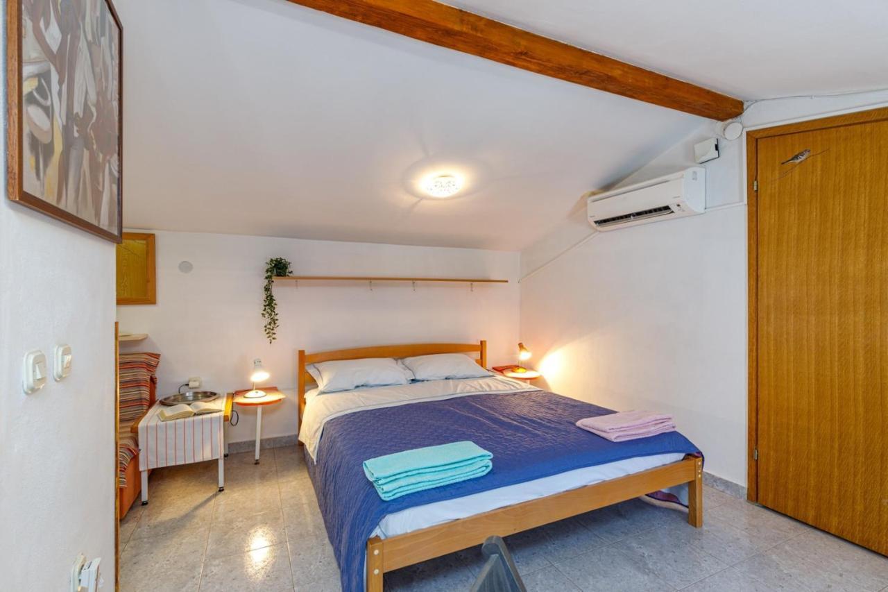 Apartments Pernar Porec Exterior photo