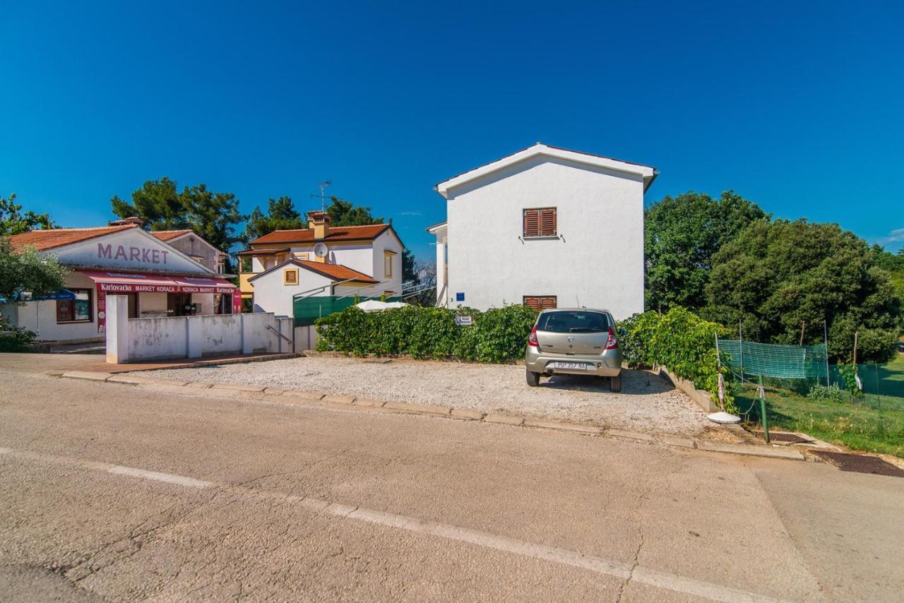 Apartments Pernar Porec Exterior photo