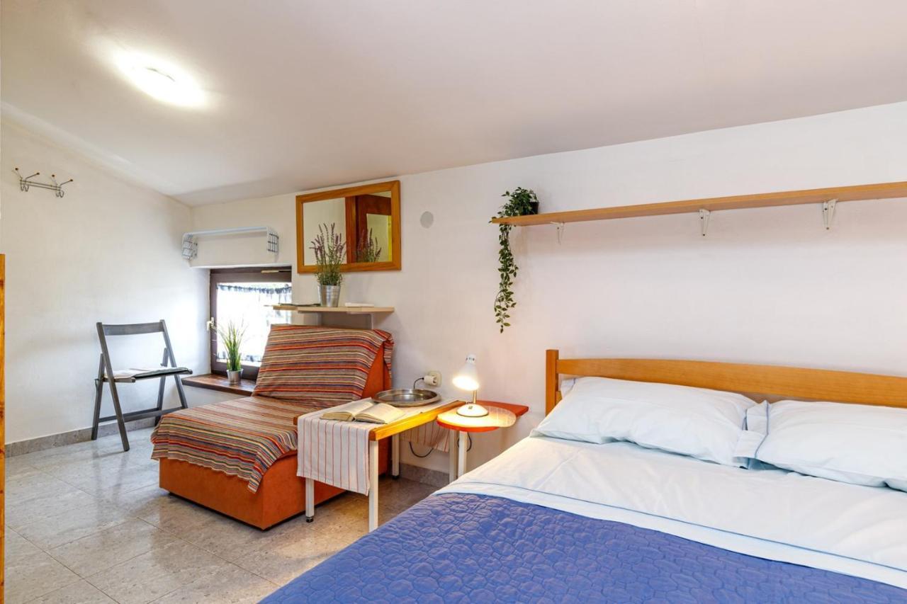 Apartments Pernar Porec Exterior photo